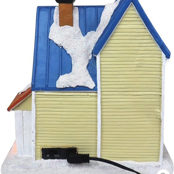 Top Treasures Christmas Village Vet Clinic Pre-lit Musical Figurine NIB - Picture 4 of 6